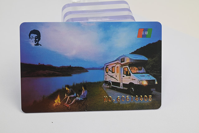 定制門禁鑰匙扣卡是選擇IC卡還是ID卡好？