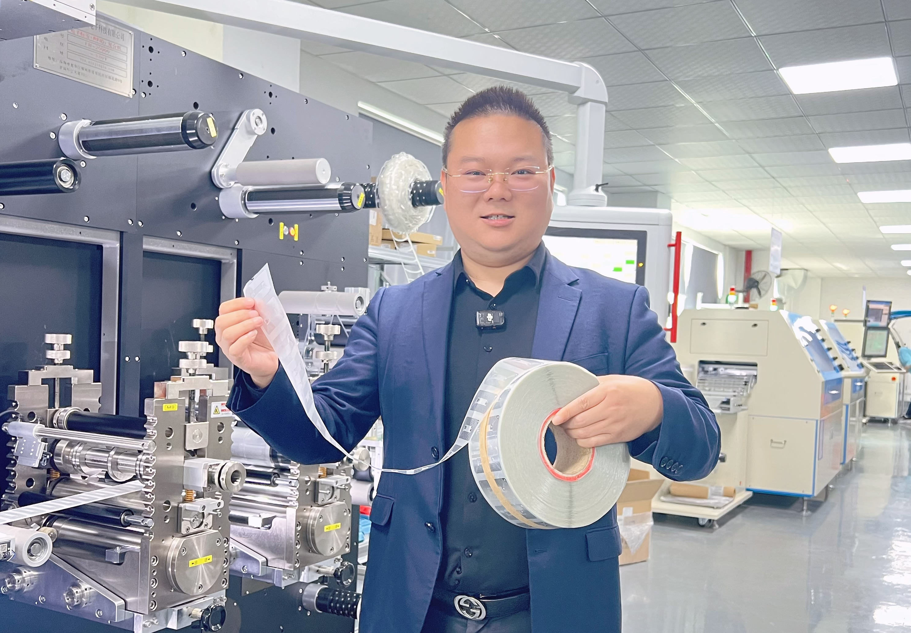 每小時(shí)50000張 100%全檢 | 卡立方集團(tuán)RFID電子標(biāo)簽生產(chǎn)廠(chǎng)家，支持各類(lèi)RFID標(biāo)簽定制