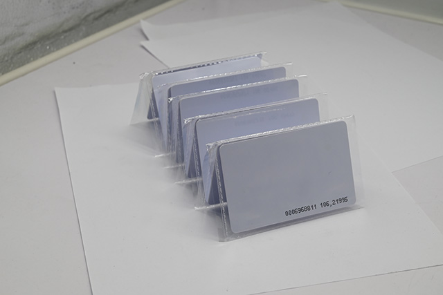 河南開封市開展“公交IC卡”走進(jìn)校園的志愿者行動(dòng)