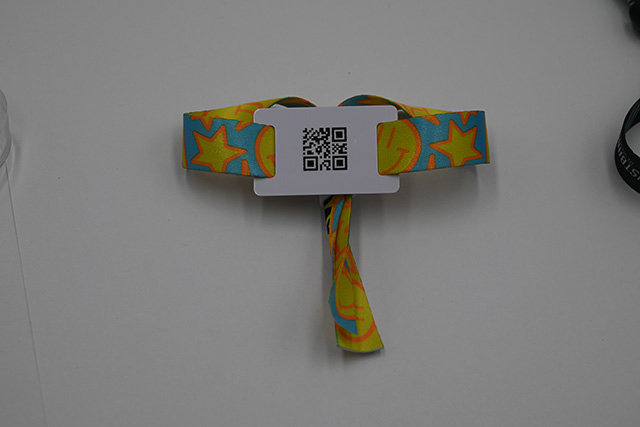 顧客為什么找卡立方智能腕帶公司來定制醫(yī)院就診腕帶呢？