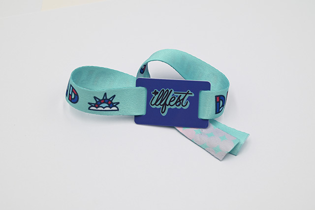 淺談停車(chē)場(chǎng)系統(tǒng)對(duì)幾種停車(chē)卡的識(shí)別分類(lèi)