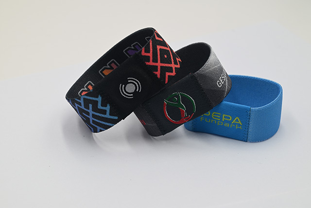 鐳射卡的制作，鐳射卡的優(yōu)點(diǎn)