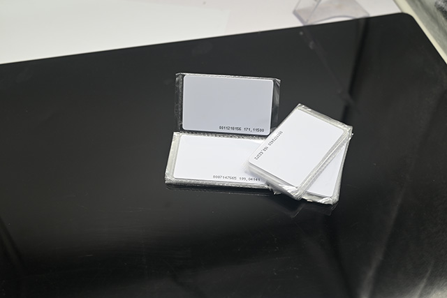 如何利用美發(fā)會(huì)員卡來留住顧客呢？