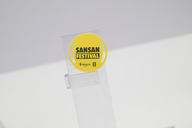 芯片卡的應(yīng)用可劃分為四個(gè)過(guò)程：制作、發(fā)行、使用、回收