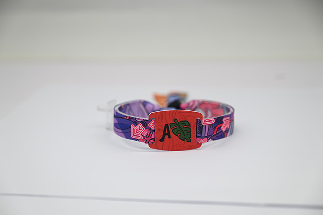 餐飲店會員儲值卡怎么設(shè)計(jì)，鑰匙扣卡背面文字怎么寫？